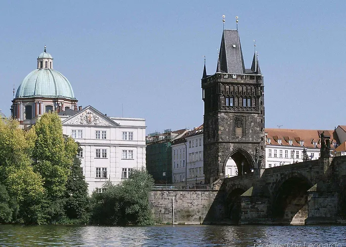 Ibis Mala Strana 3*