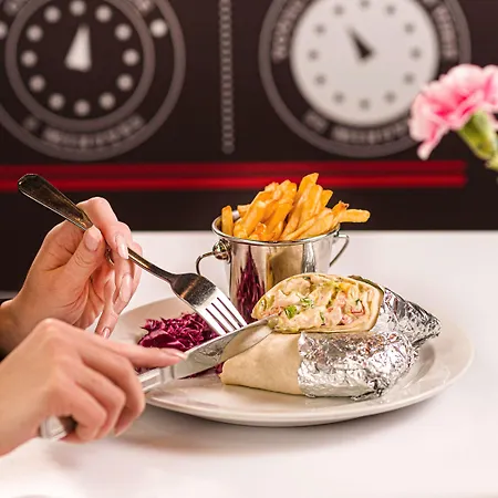 Отель Ibis Mala Strana Прага