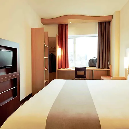 Ibis Mala Strana Hotell 3*