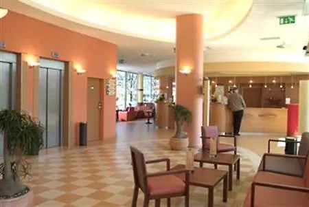 Отель Ibis Mala Strana