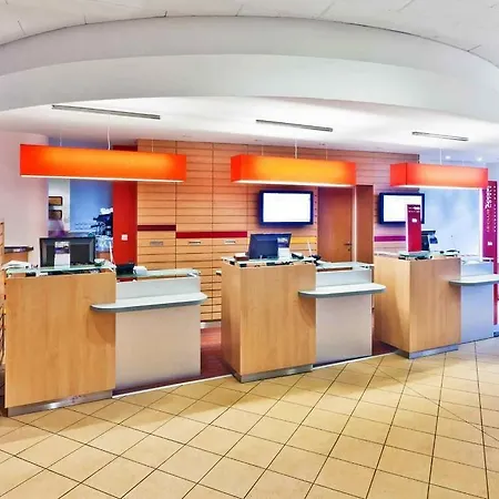 Отель Ibis Mala Strana Прага