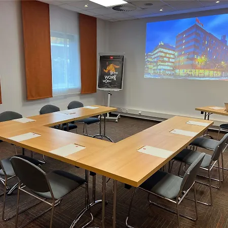 Ibis Mala Strana 3*